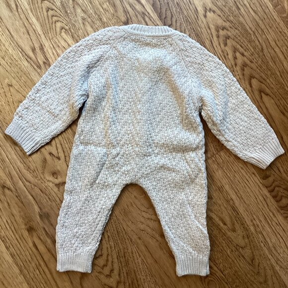 NEW! OLD NAVY CABLE KNIT BABY SWEATER ONE-PIECE ROMPER BEIGE O/S COZY - Picture 3 of 3